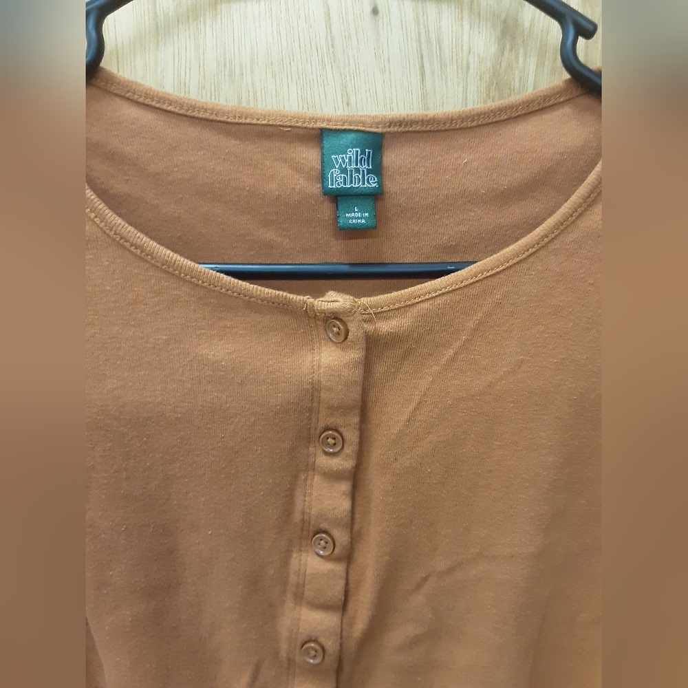 Wild Fable Brown Button Front Crop Top. Size L. - Picture 2 of 6